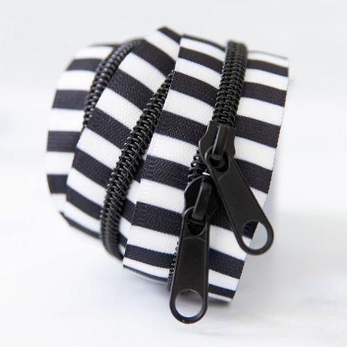 black zipper